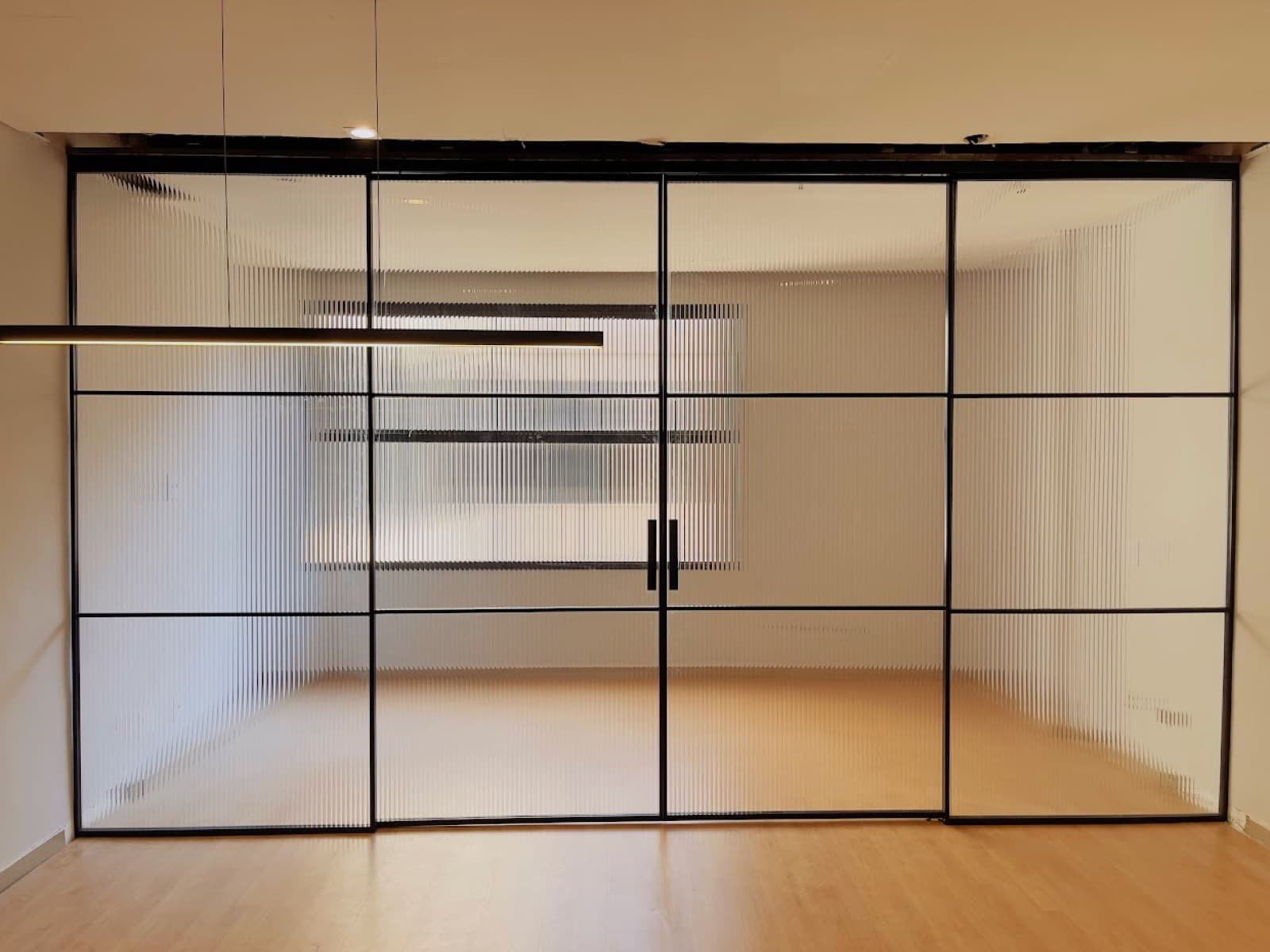 Escritório / sala de reunião